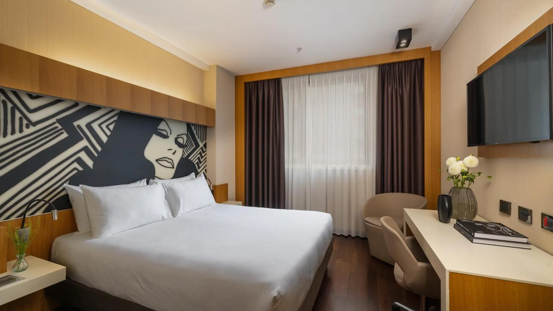 Crowne Plaza Milan City By Ihg Hotel