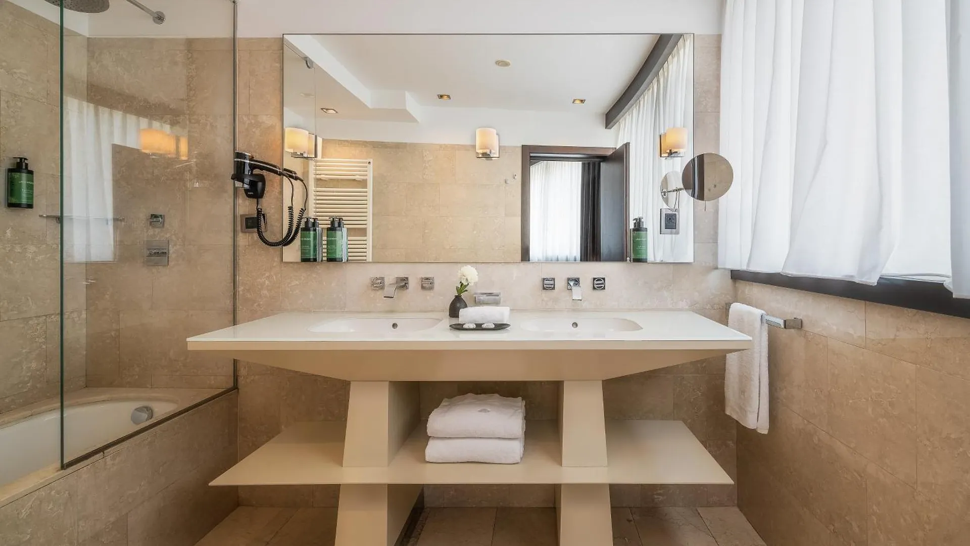 Crowne Plaza Milan City By Ihg Hotel