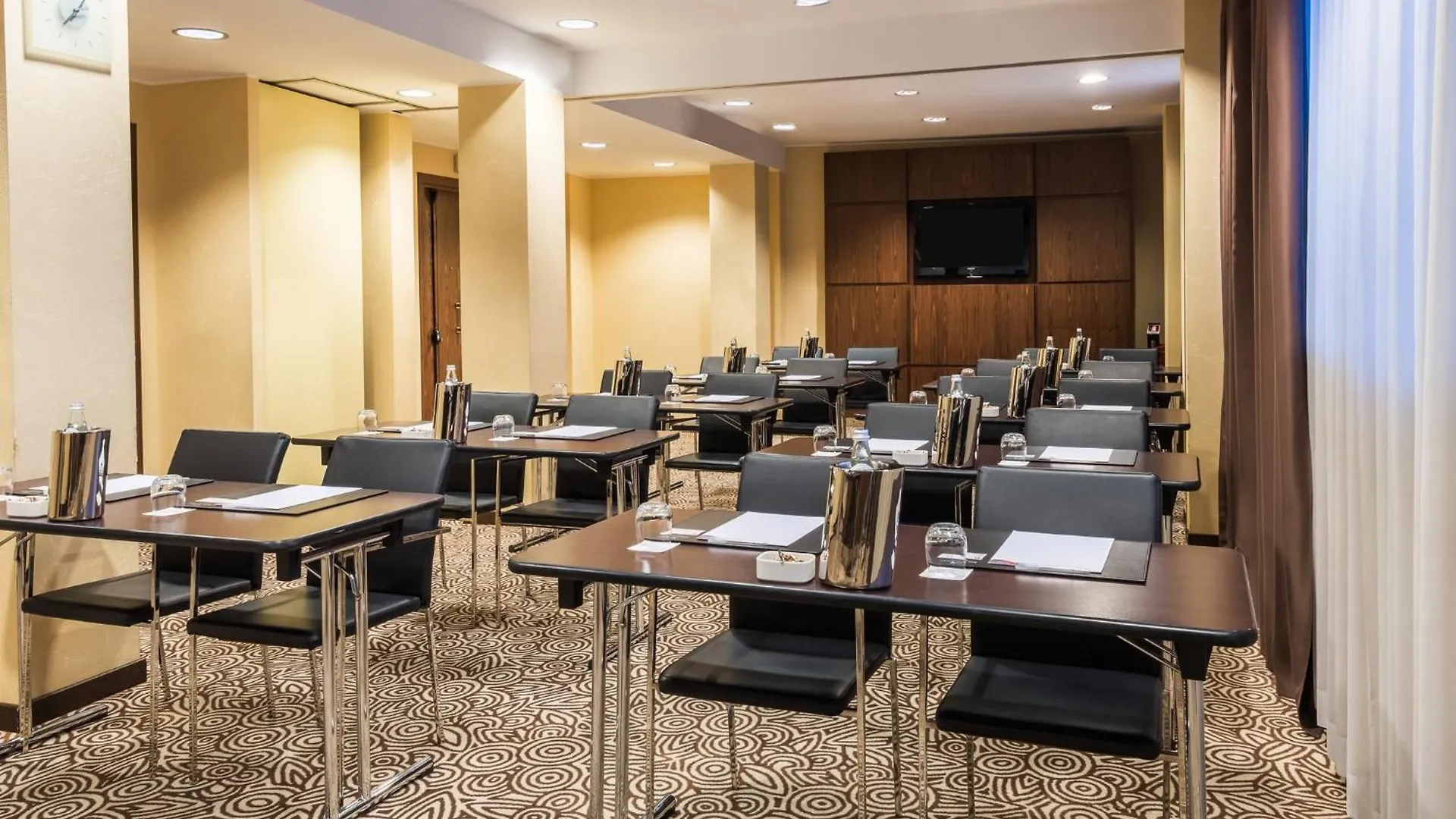 Crowne Plaza Milan City By Ihg Hotel